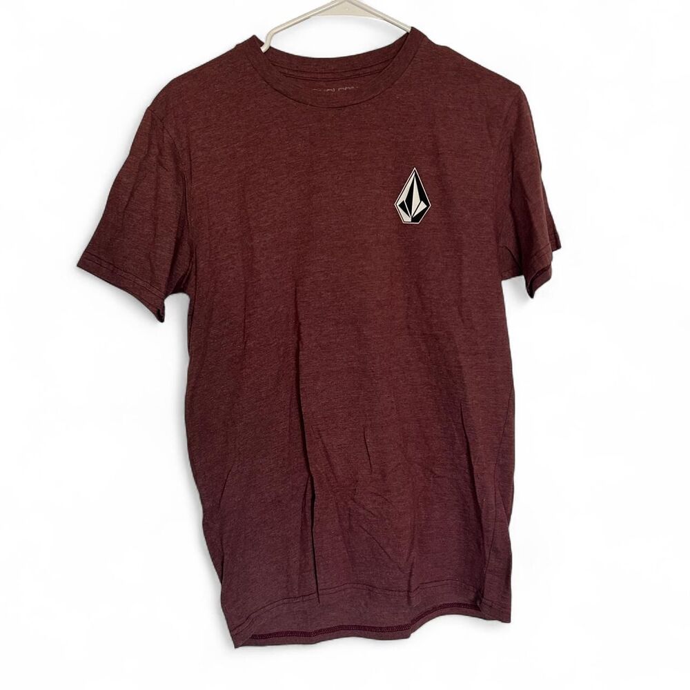 Volcom Men's Red and Burgundy T-shirt